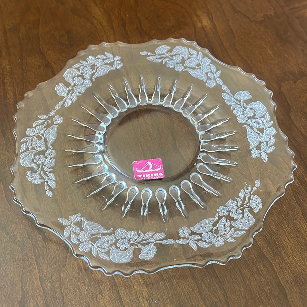 Vintage New Martinsville Viking hand made plate 7.5” floral etched glass